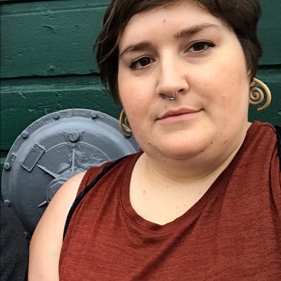 Meet your Posher, Jennica - Picture 1 of 1